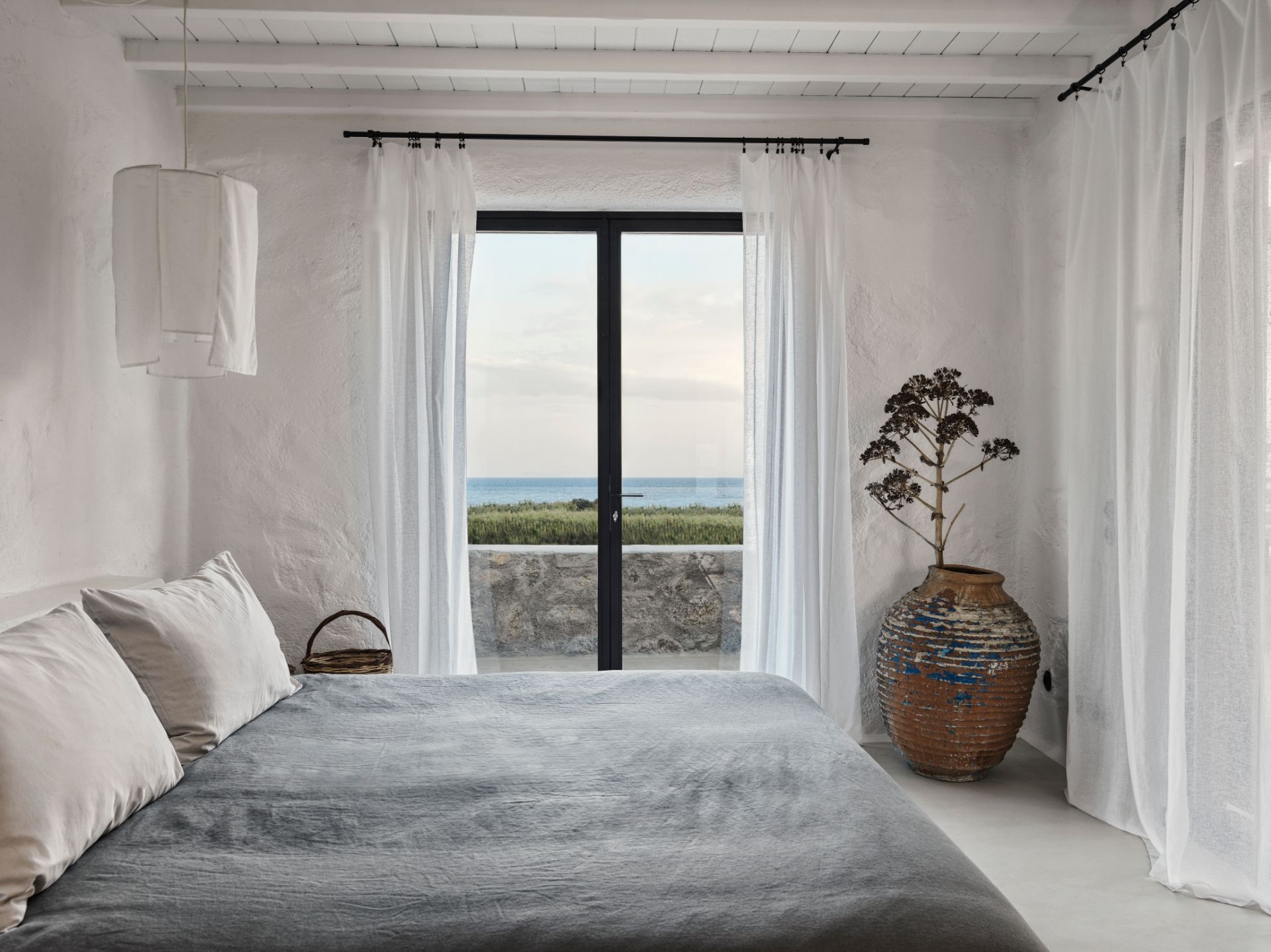 Nomad-Mykonos-Honeymoon-Suite-Sea-View-with-outdoor-Jacuzzi (10)
