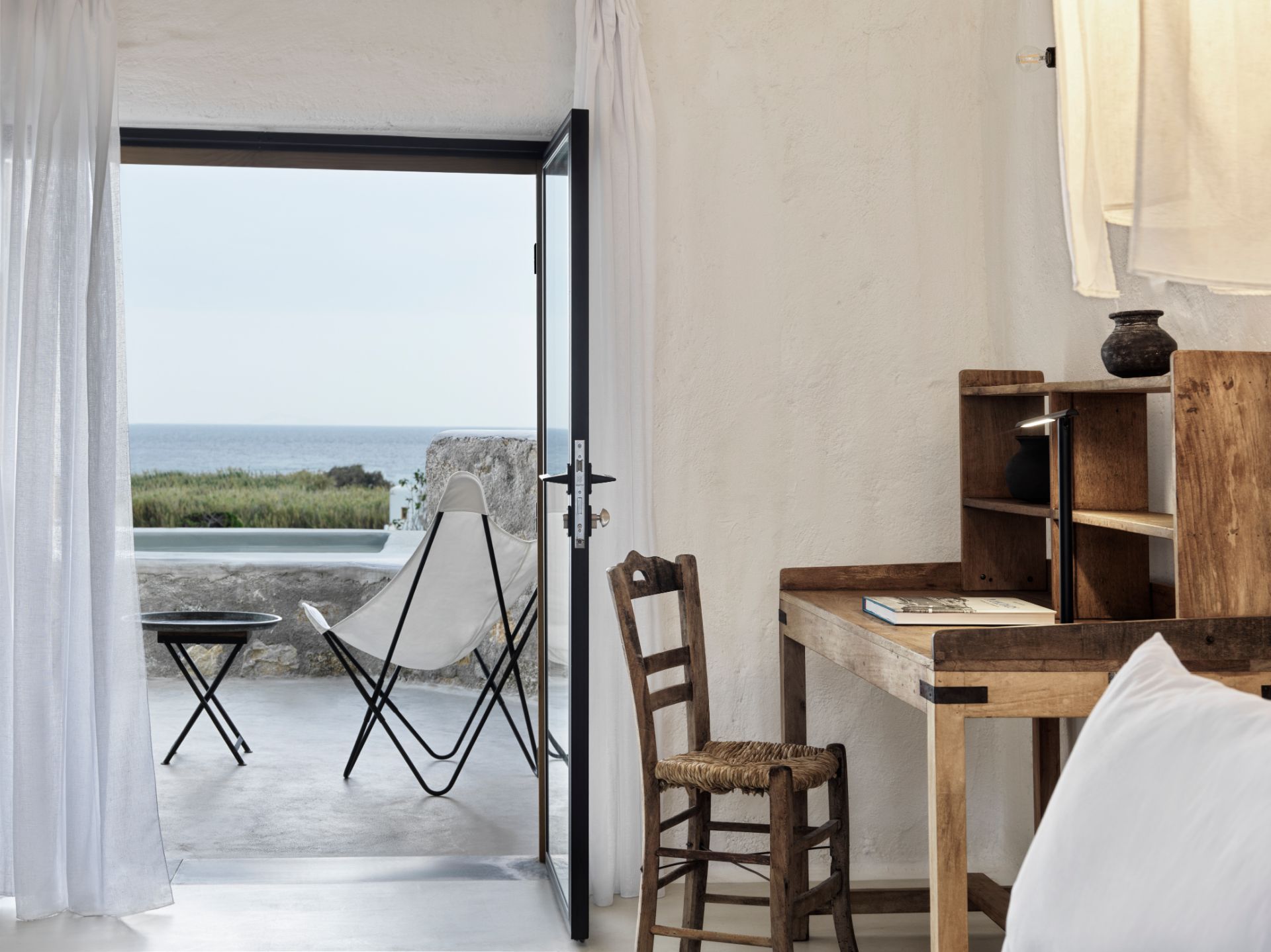 Nomad-Mykonos-Honeymoon-Suite-Sea-View-with-outdoor-Jacuzzi (8)