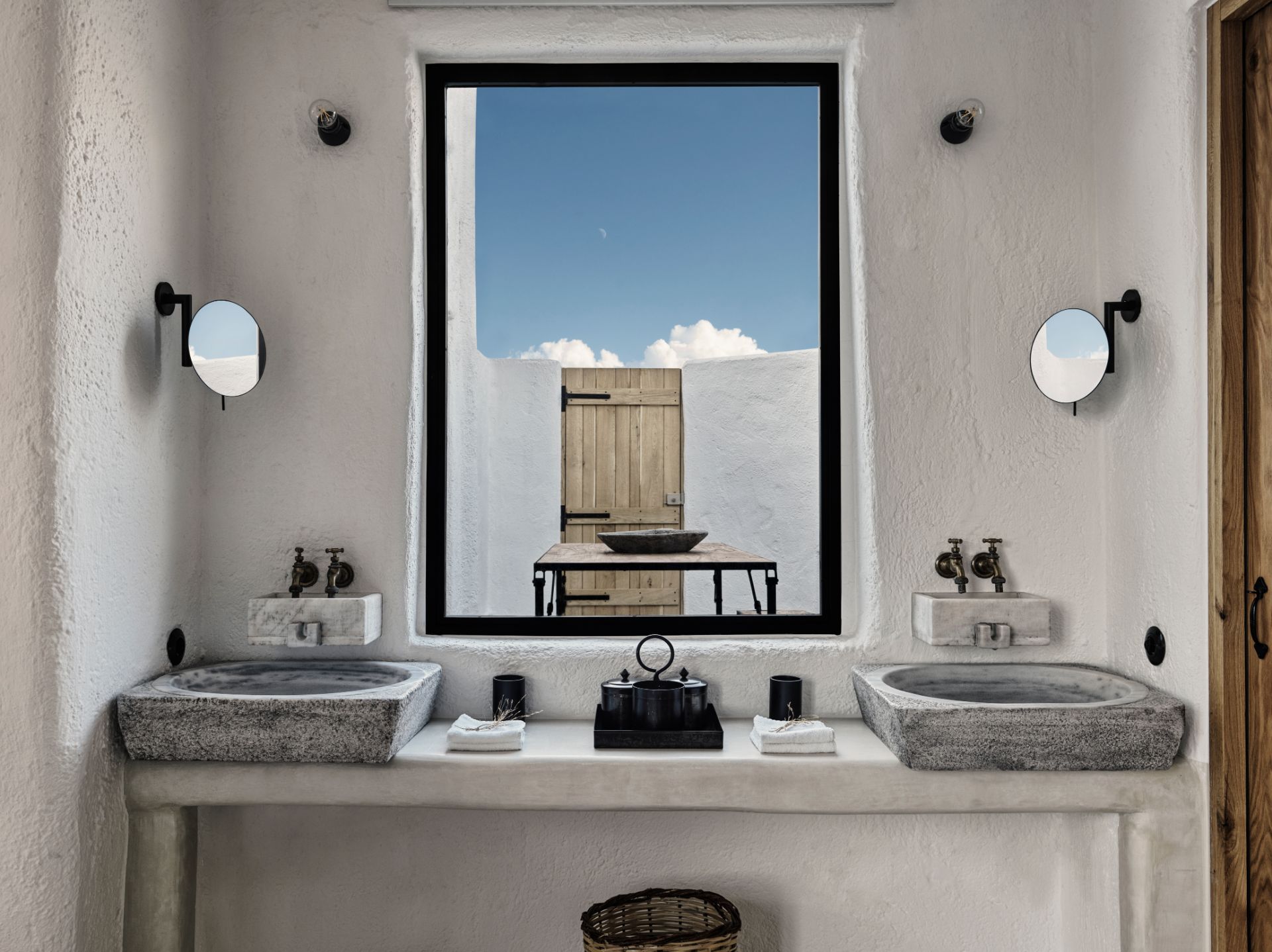 Nomad-Mykonos-Honeymoon-Suite-Sea-View-with-outdoor-Jacuzzi (9)