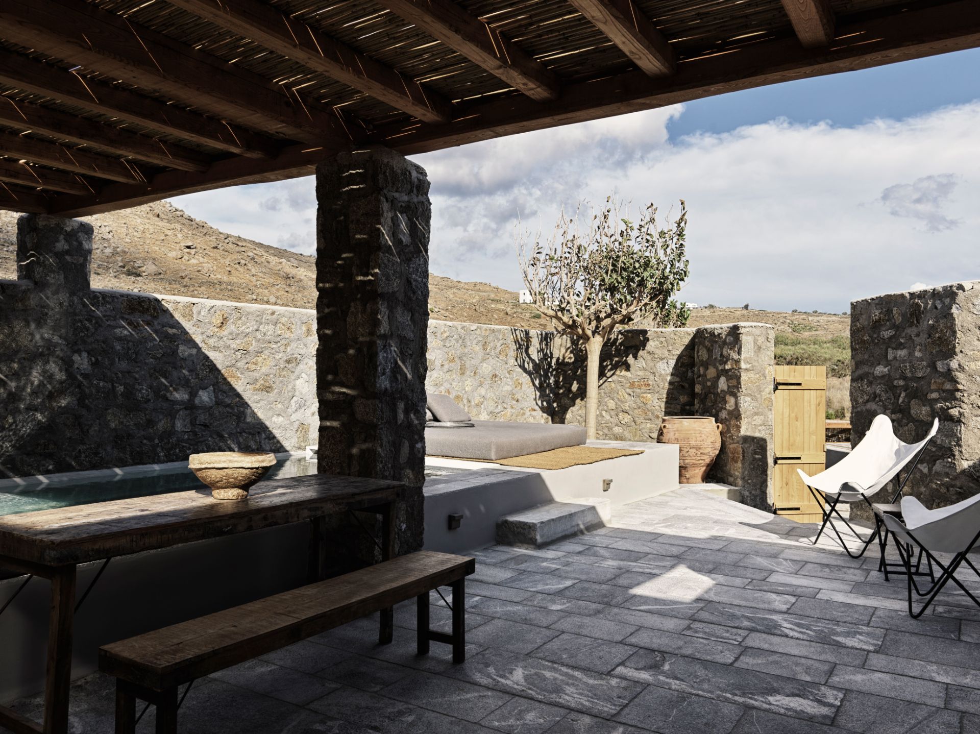 Nomad-Mykonos-Nomad-Suite-Nomad-Suite-Private-Pool- Yard (18)