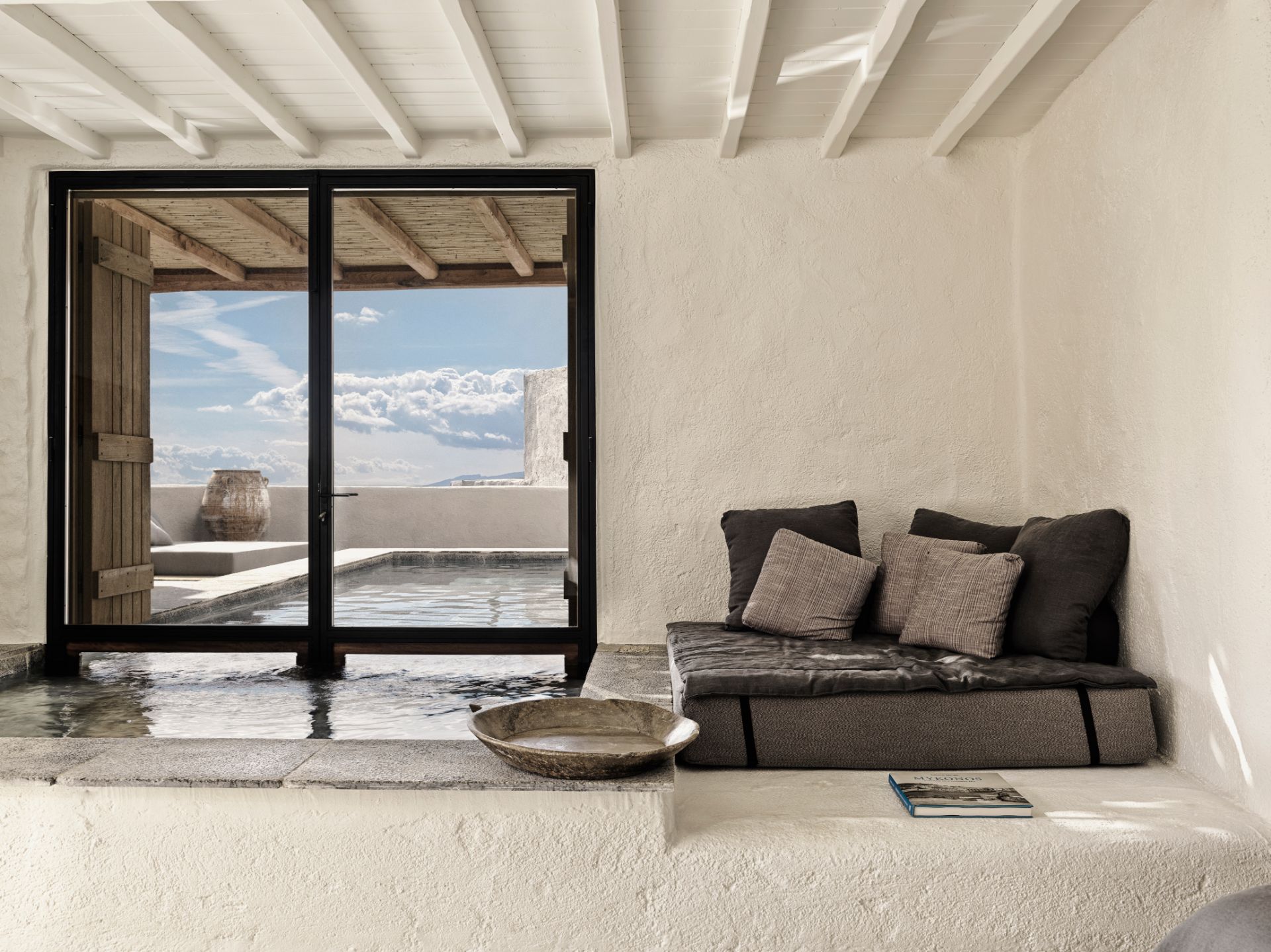 Nomad-Mykonos-Nomad-Suite-Nomad-Suite-Private-Pool- Yard (30)