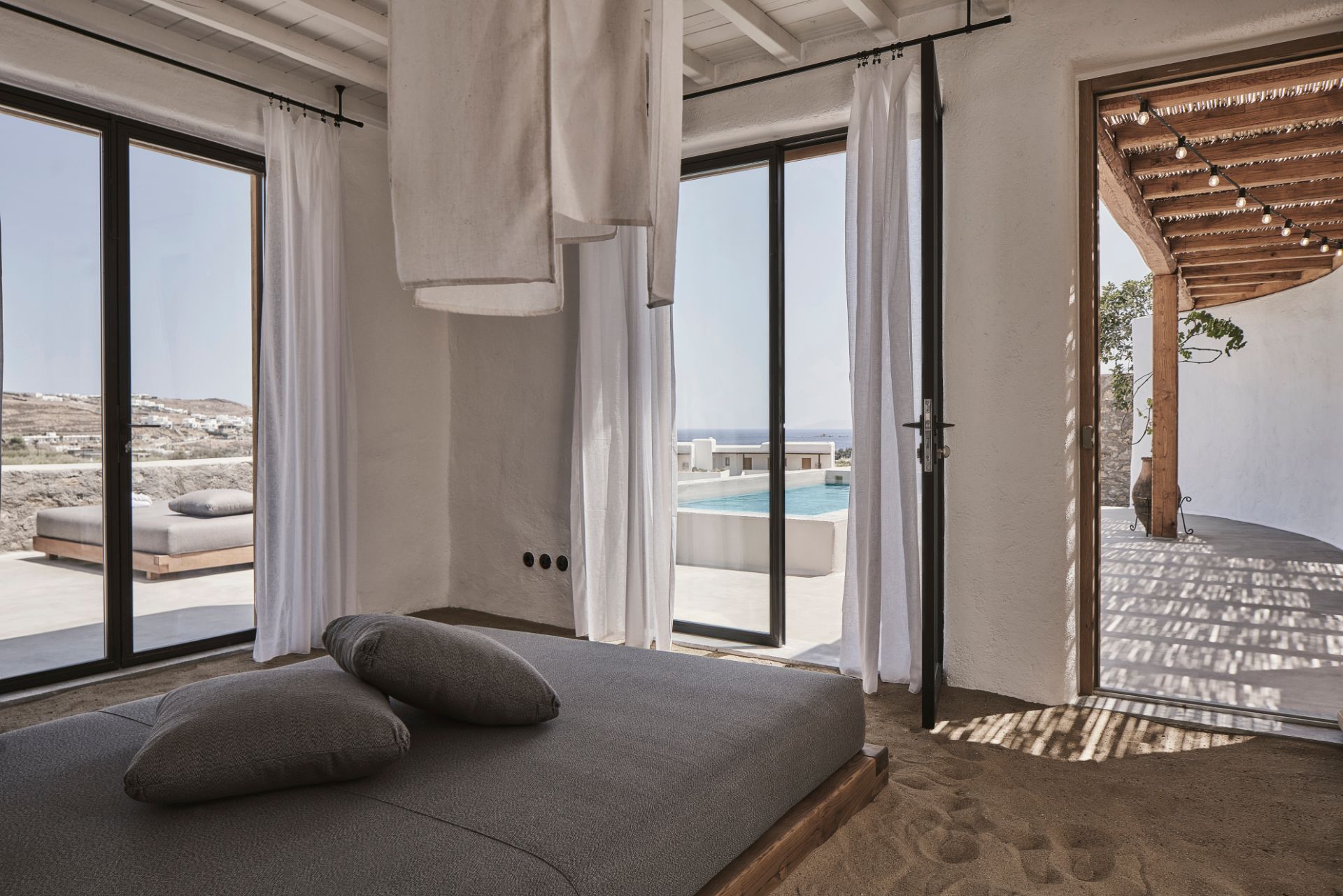 Nomad-Mykonos-Kukulu-Suite (4)